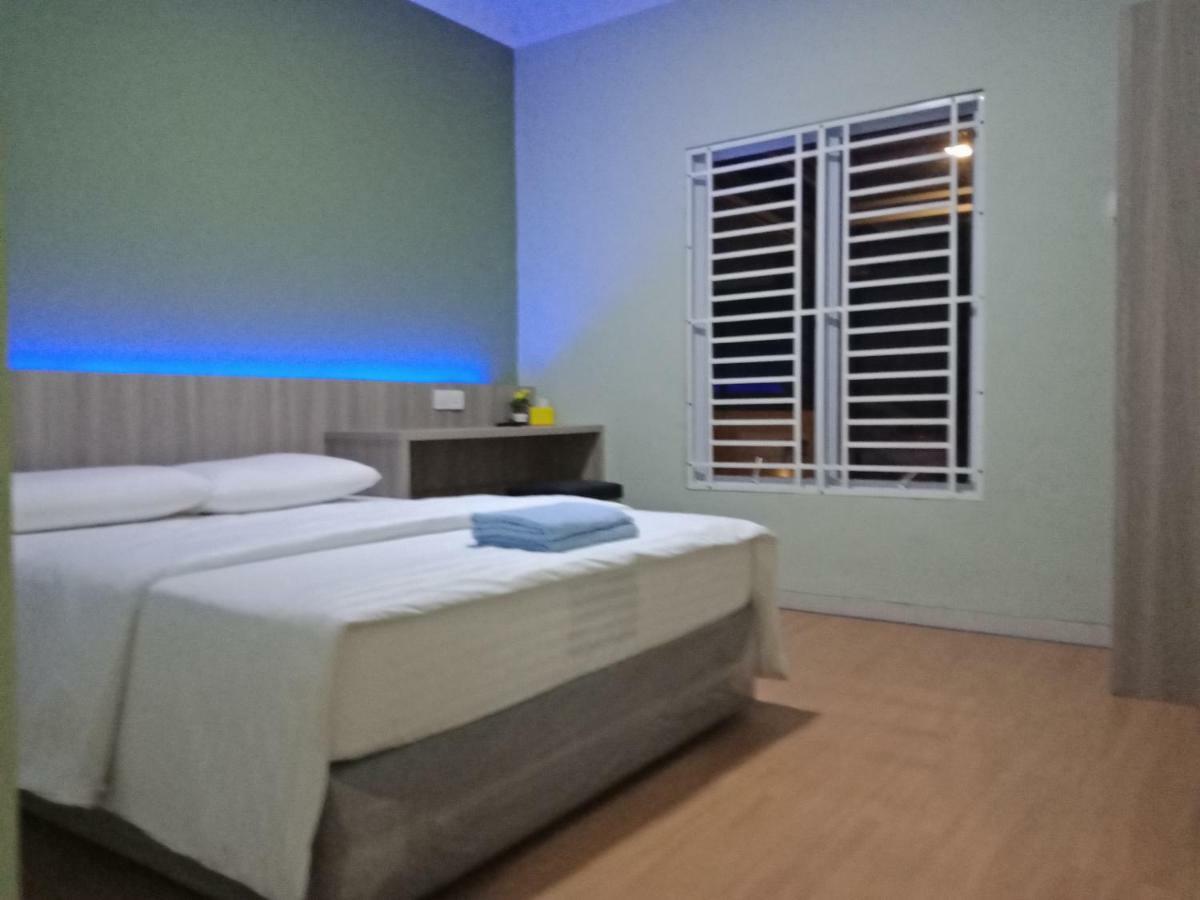 Hotel Sleeprest @ Golden Prima Batam Exterior foto